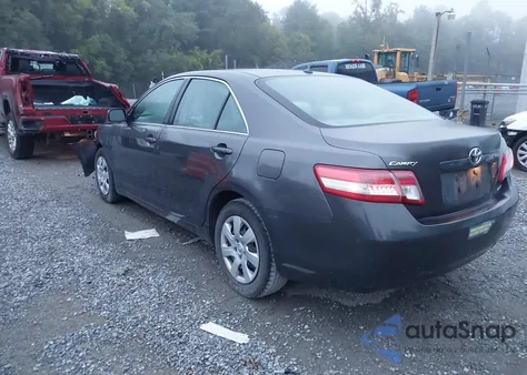 2011 Toyota Camry Le z USA, uszkodzony, nr VIN 4T4BF3EK9BR169806